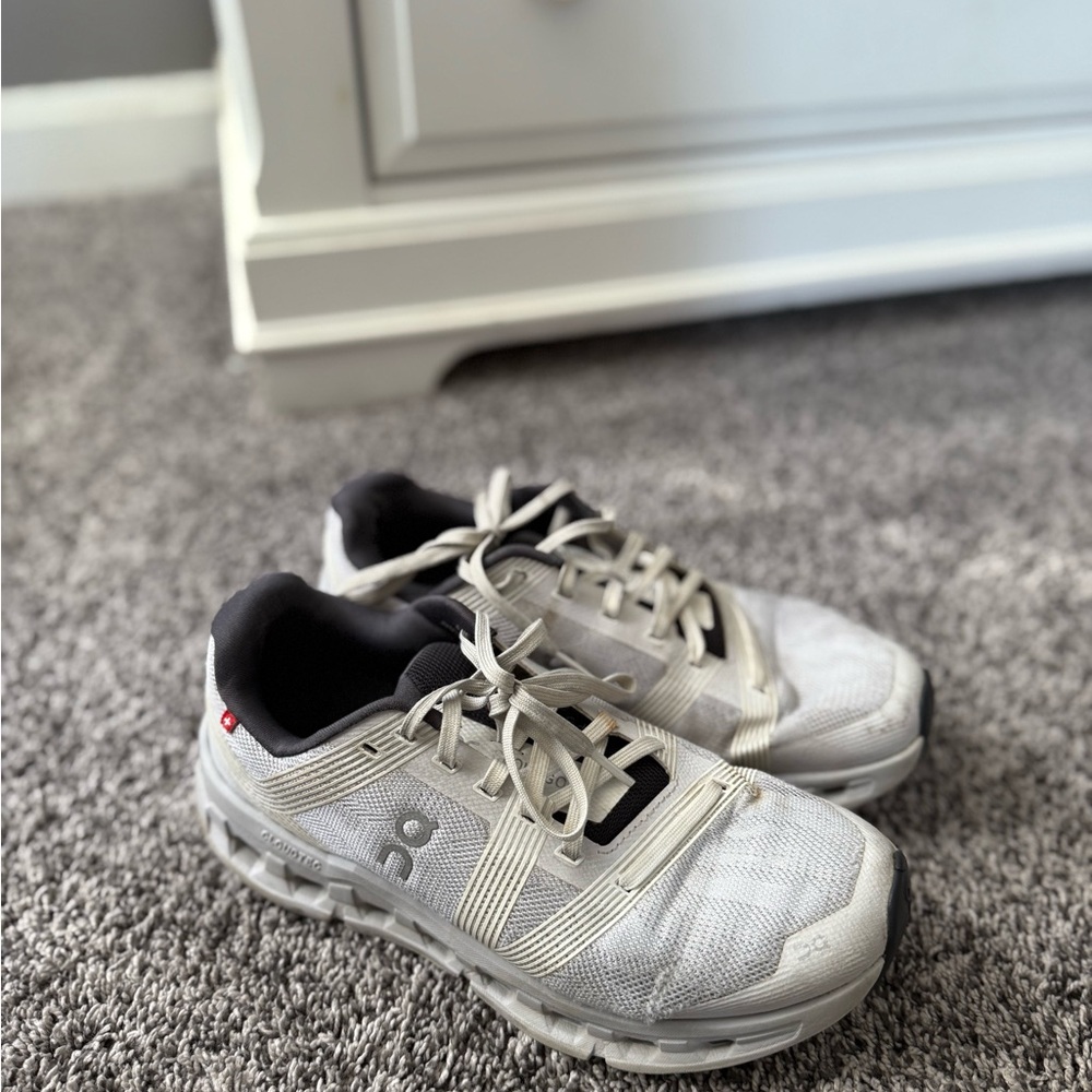 ON Women's White Athletic Shoes